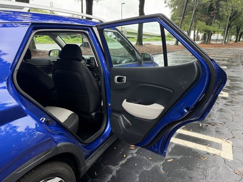 Used 2023 Hyundai Venue SEL w/ Cargo Package FWD image 14