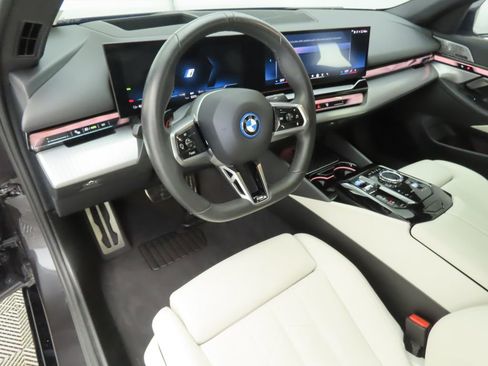 Certified 2024 BMW i5 eDrive40i w/ Executive Package image 9