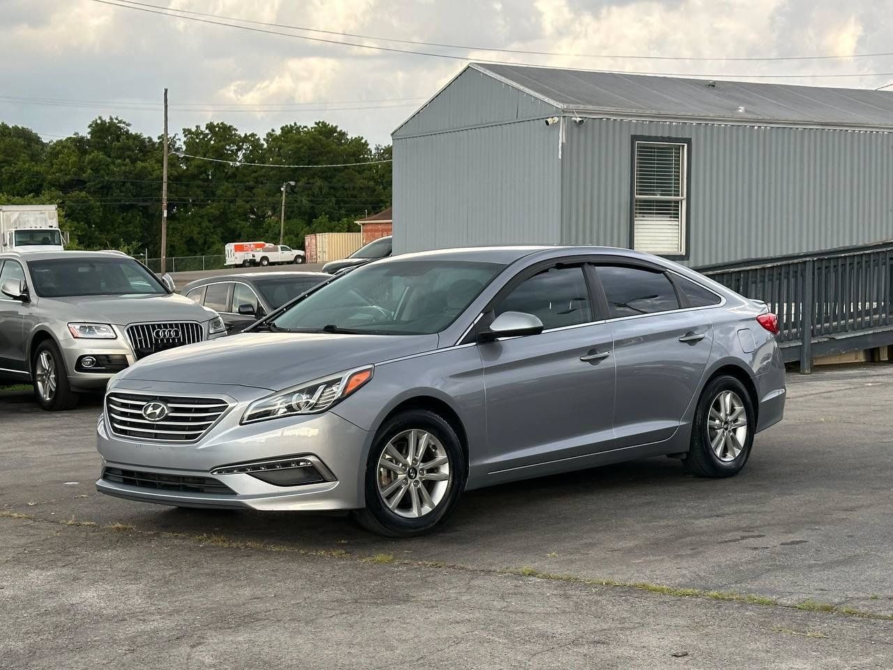 Used 2015 Hyundai Sonata SE FWD image 1