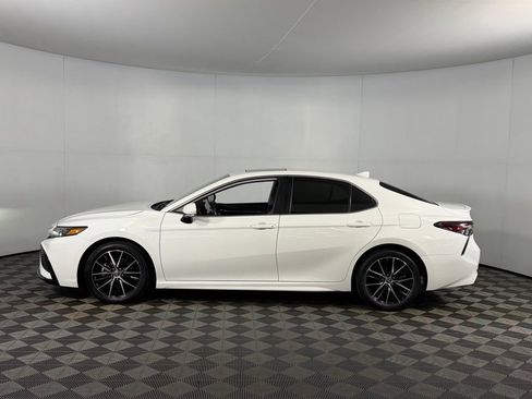 Used 2024 Toyota Camry SE w/ Audio Upgrade Package image 10