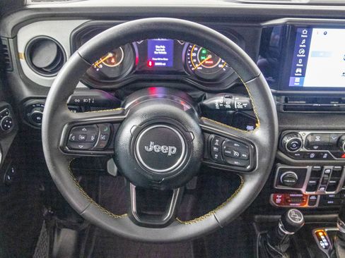 Used 2024 Jeep Wrangler Willys image 34