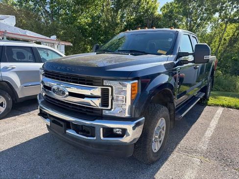 Used 2017 Ford F250 XLT w/ XLT Value Package AWD/4WD image 2