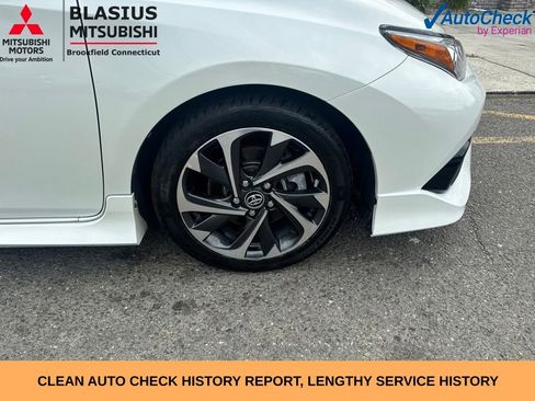 Used 2018 Toyota Corolla iM w/ All-Weather Mat Package FWD image 3