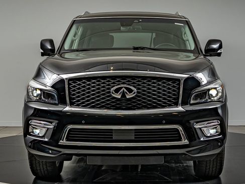 Used 2017 INFINITI QX80 4WD w/ Driver Assistance Package image 2