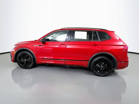 Used 2024 Volkswagen Tiguan SE R-Line FWD image 9