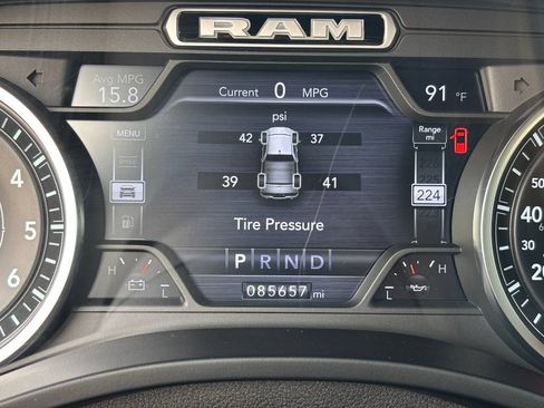Used 2019 RAM 1500 Big Horn AWD/4WD image 2