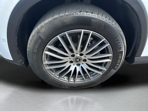 Used 2024 Mercedes-Benz GLC 300 4MATIC image 23