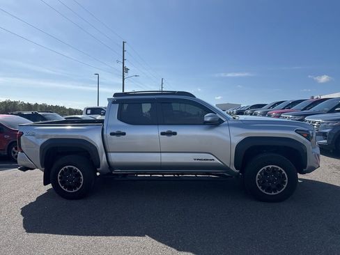 Used 2024 Toyota Tacoma TRD Off-Road image 2