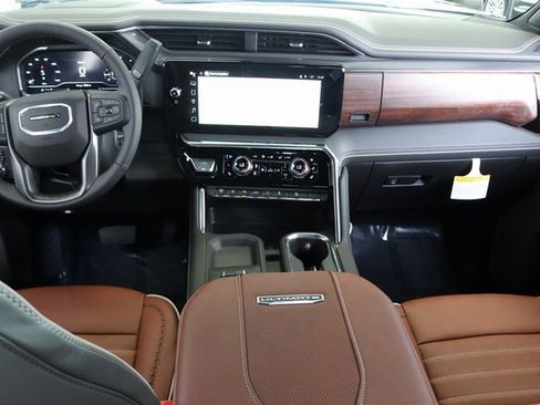New 2025 GMC Sierra 2500 Denali Ultimate image 15
