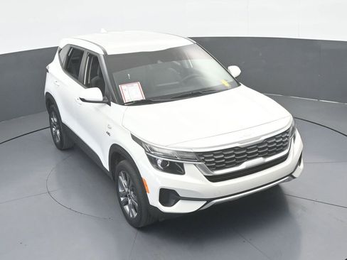 Used 2022 Kia Seltos LX image 47