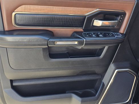 Used 2023 RAM 2500 Limited image 17