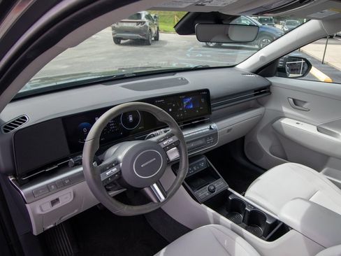 Certified 2025 Hyundai Kona SEL FWD image 5