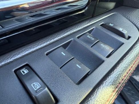 Used 2013 Ford F150 Limited image 12