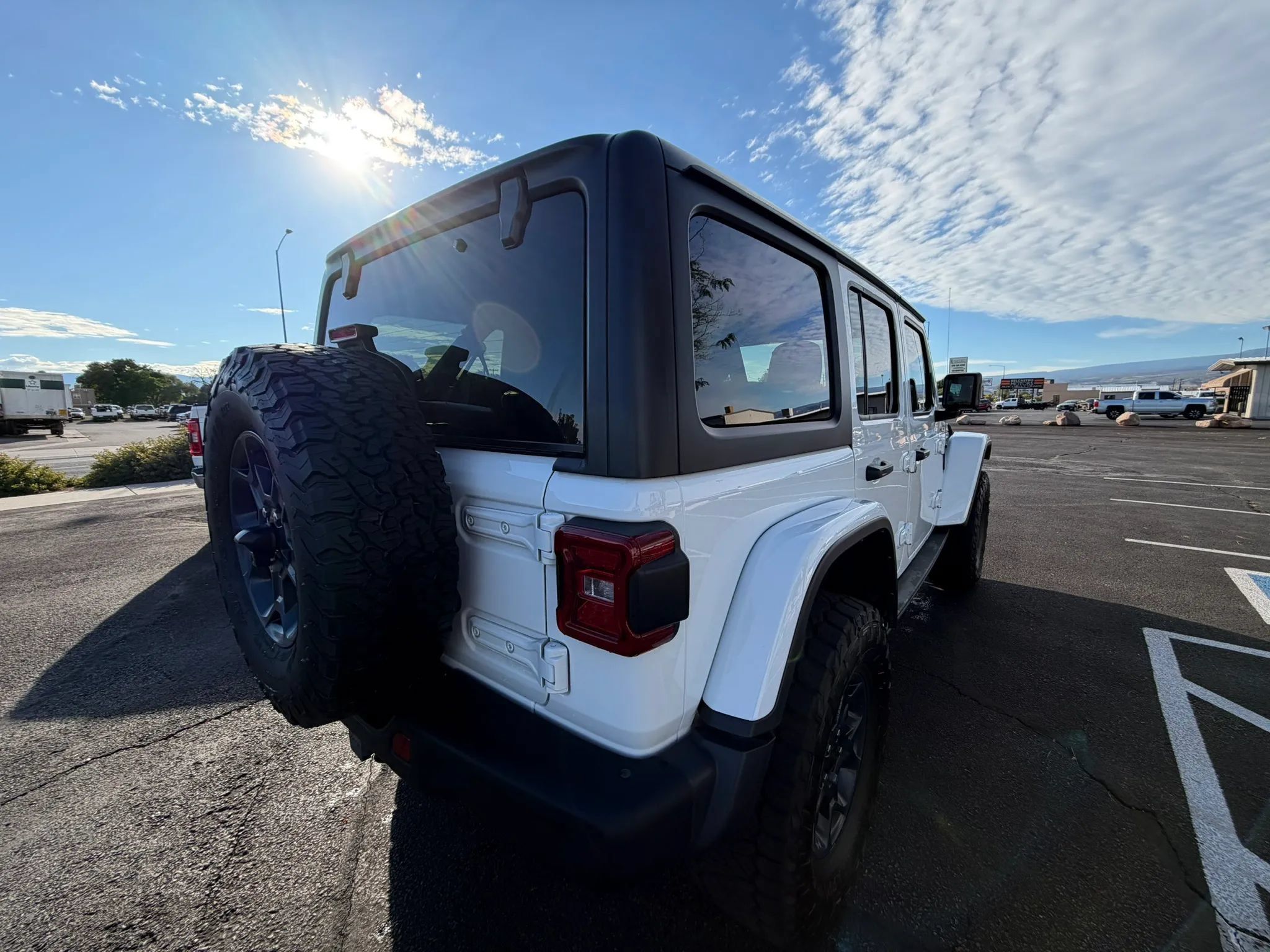 Used 2023 Jeep Wrangler Unlimited Rubicon 4xe AWD/4WD image 6