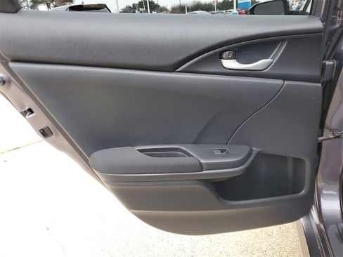 Used 2018 Honda Civic EX image 11