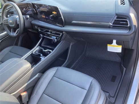 New 2026 Chevrolet Traverse LT w/ Sun and Wheel Package image 13