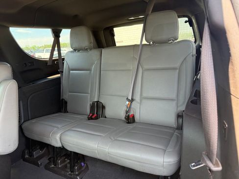 Used 2021 Chevrolet Suburban Z71 w/ Z71 Off-Road Package image 9