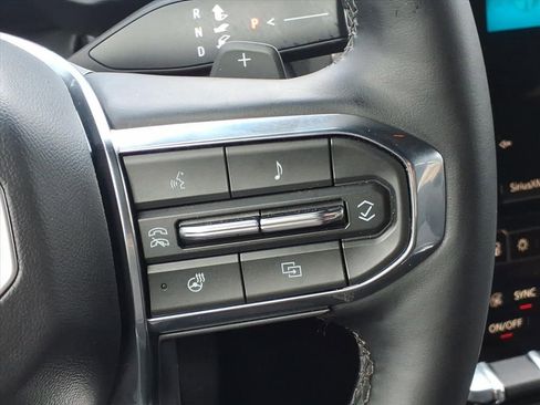 Used 2025 GMC Acadia Elevation image 22