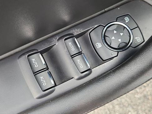 Used 2013 Lincoln MKS FWD image 22
