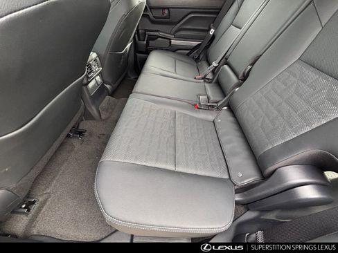 Used 2025 Toyota 4Runner TRD Off-Road Premium image 15