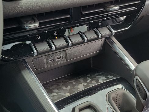 New 2026 GMC Canyon Elevation w/ Convenience Package RWD image 30