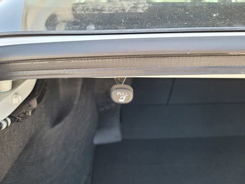 Used 2025 Toyota Camry SE FWD image 34