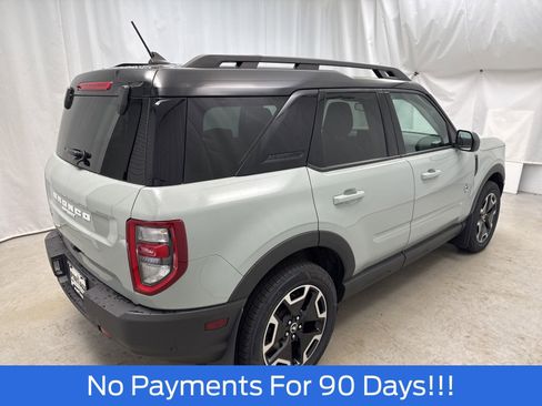 Used 2024 Ford Bronco Sport Outer Banks w/ Tech Package image 3