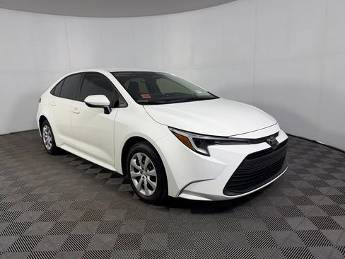 Used 2026 Toyota Corolla LE FWD image 4