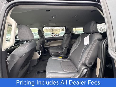 New 2026 Kia Carnival LX FWD image 8