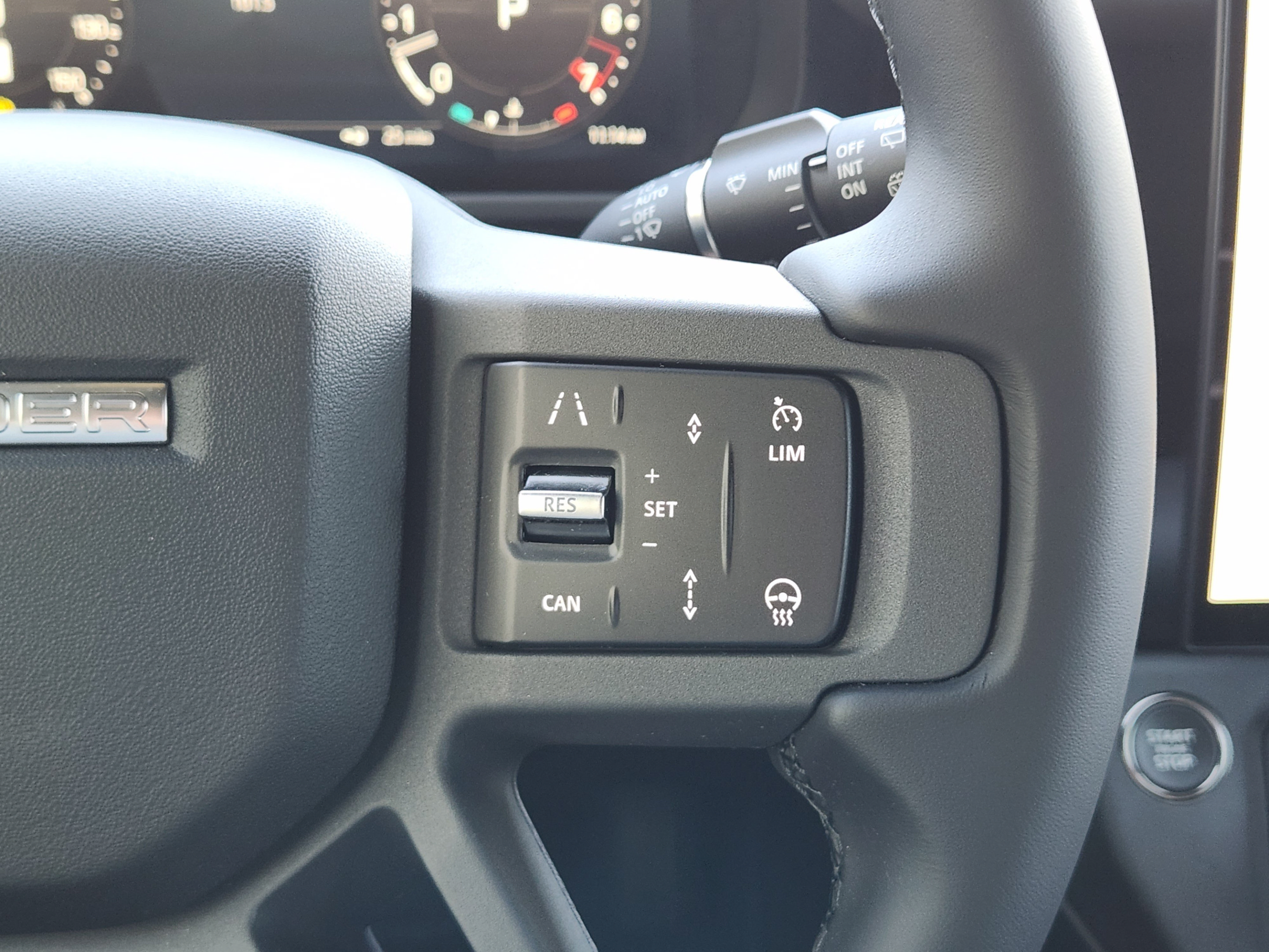 New 2026 Land Rover Defender 110 X-Dynamic SE AWD/4WD image 23