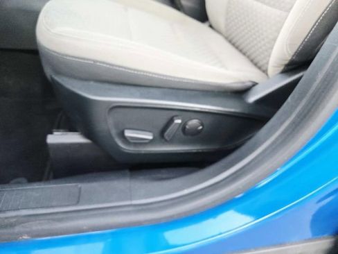 Used 2020 Ford Escape SE image 32