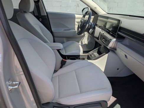 Used 2024 Hyundai Kona SEL FWD image 8