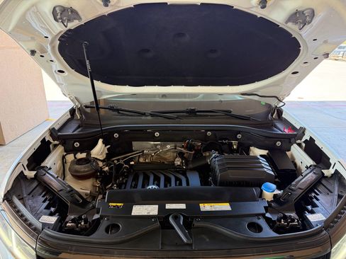 Used 2023 Volkswagen Atlas SEL R-Line AWD/4WD image 32