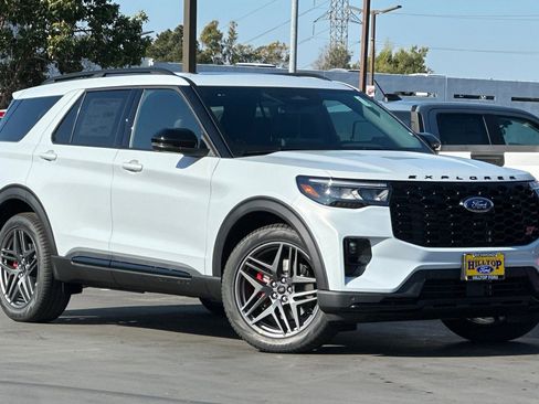 New 2026 Ford Explorer ST w/ Sun And Sound Package image 9