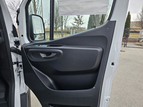 New 2026 Mercedes-Benz Sprinter 2500 image 18