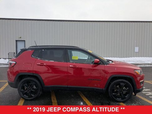 Used 2019 Jeep Compass Altitude image 3