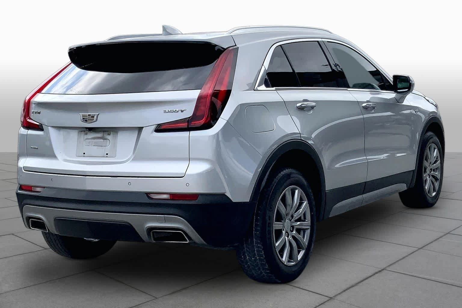Used 2022 Cadillac XT4 Premium Luxury w/ Safety Alert Package AWD/4WD image 13