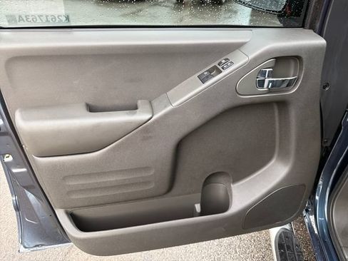Used 2016 Nissan Frontier SV RWD image 15