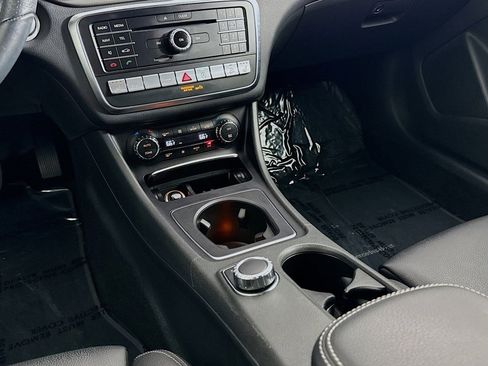 Used 2019 Mercedes-Benz GLA 250 4MATIC image 5