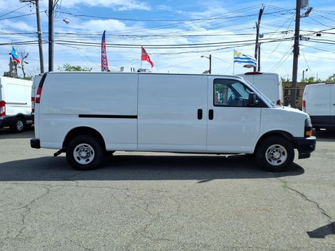 Used 2022 Chevrolet Express 2500 Extended w/ Driver Convenience Package RWD image 7