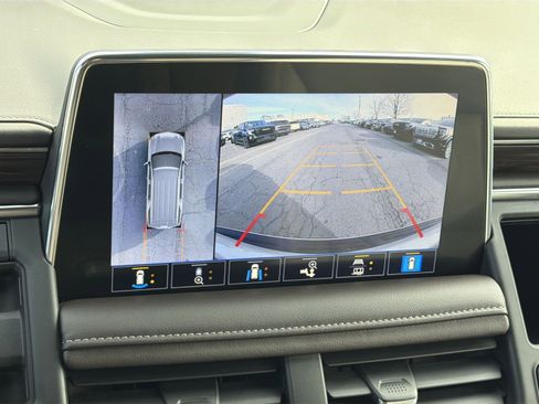 Used 2021 Chevrolet Suburban Z71 w/ Z71 Off-Road Package image 19