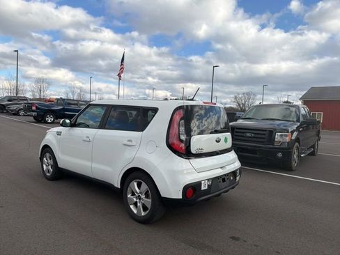 Used 2018 Kia Soul w/ Convenience Package image 3