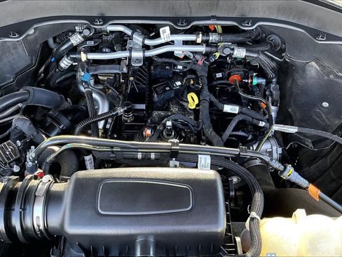 Used 2022 Ford Explorer XLT image 31