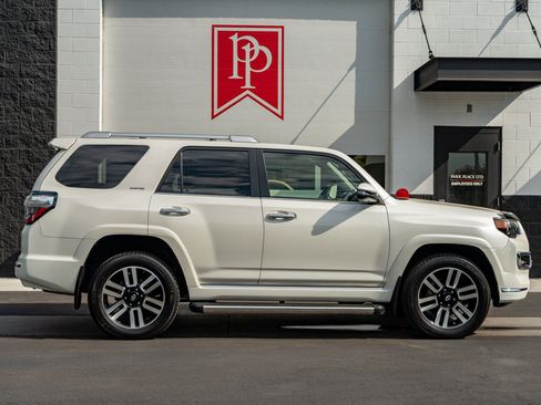 Used 2020 Toyota 4Runner Limited AWD/4WD image 56