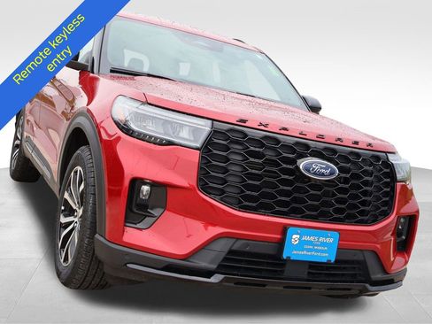 Certified 2025 Ford Explorer ST-Line AWD/4WD image 7