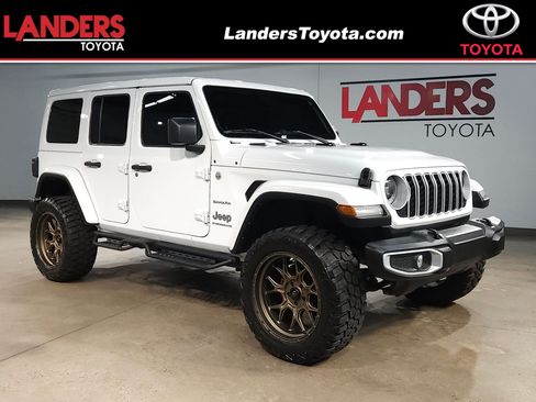 Used 2024 Jeep Wrangler Unlimited Sahara AWD/4WD image 1