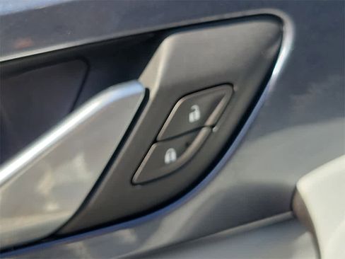 Used 2020 Chevrolet Blazer LT image 20