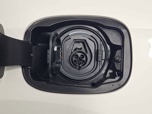 New 2025 Mercedes-Benz GLC 63 AMG S image 41