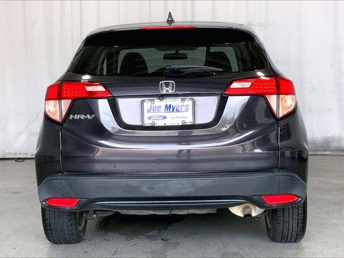 Used 2017 Honda HR-V EX image 3