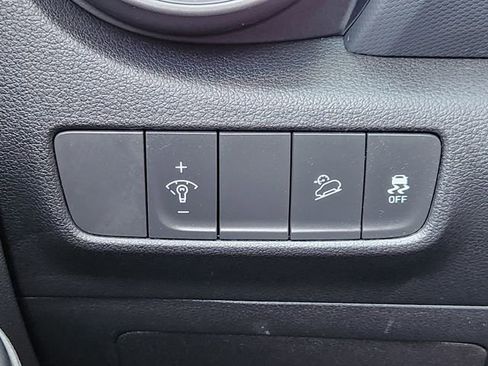 Certified 2022 Hyundai Kona Limited AWD/4WD image 16